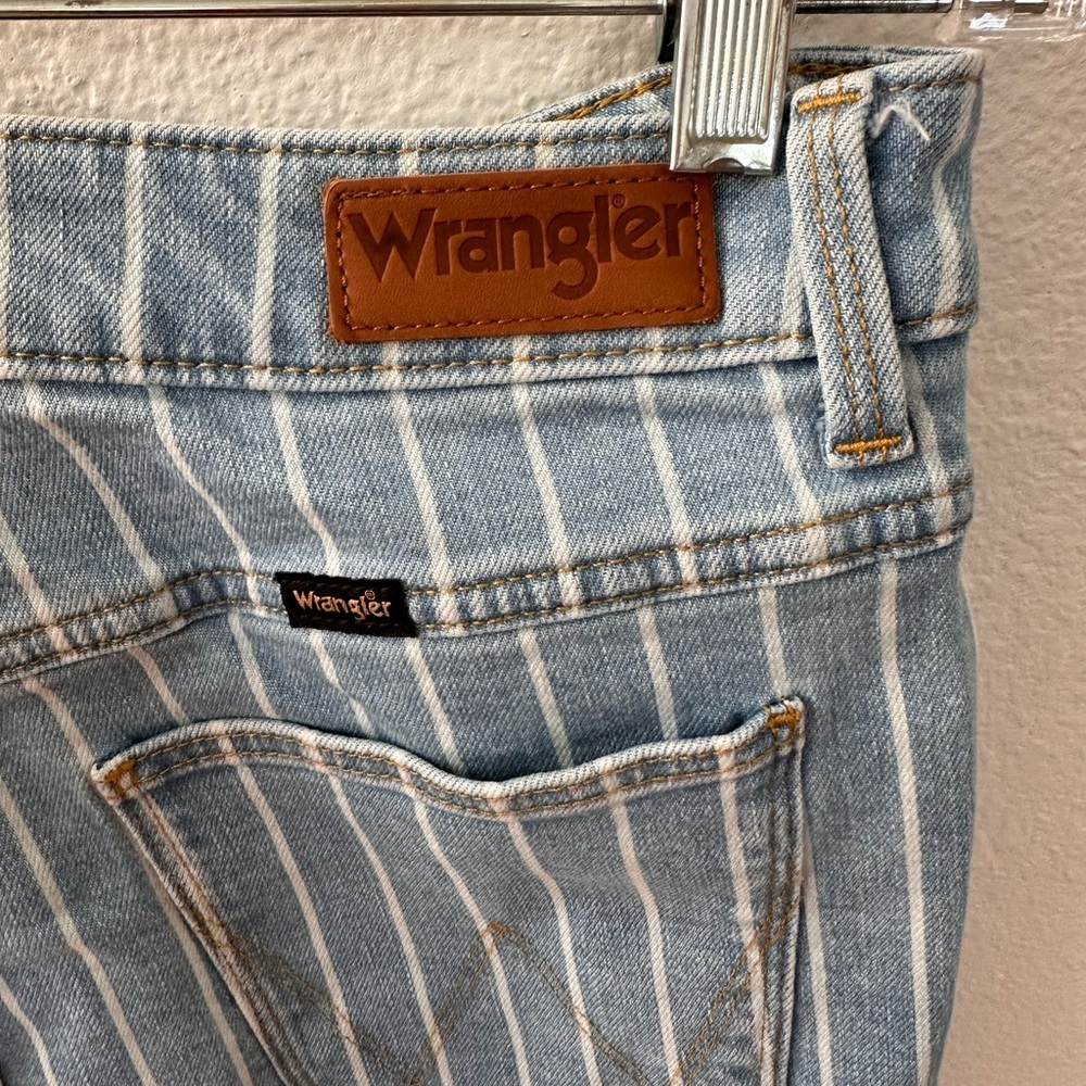 Wrangler High Rise Rodeo Straight Crop Striped Jeans Size 6 - Picture 9 of 9